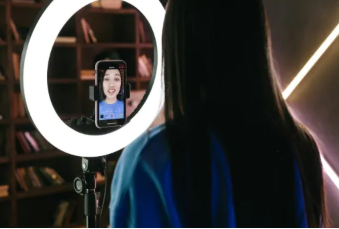 Which one of the best artificial intelligence short video